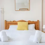 Penthouse With Impressive Views Sleeps 2 To 8 Apartment