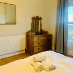 Penthouse With Impressive Views Sleeps 2 To 8 *