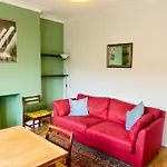 Penthouse With Impressive Views Sleeps 2 To 8 아파트