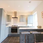 Апартаменты Penthouse With Impressive Views Sleeps 2 To 8 Бристоль