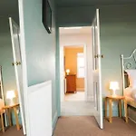 Апартаменты Penthouse With Impressive Views Sleeps 2 To 8 Бристоль