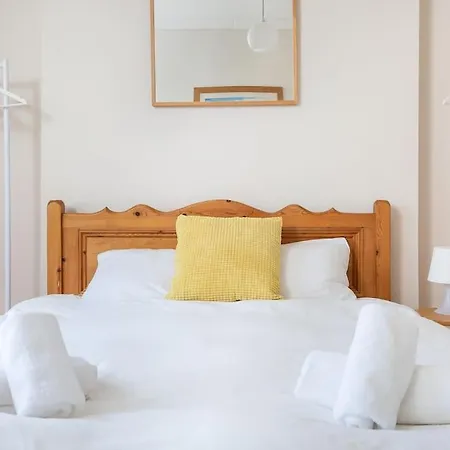 Penthouse With Impressive Views Sleeps 2 To 8 公寓