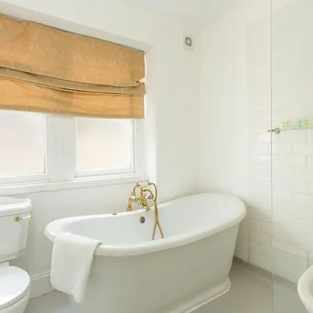 דירה Penthouse With Impressive Views Sleeps 2 To 8 בריסטול