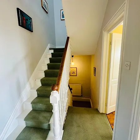 Large 2 Story Penthouse Apartment, Impressive Views Apartment Bristol