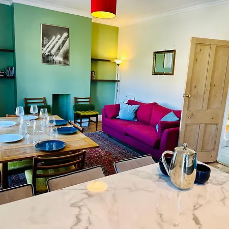 Large 2 Story Penthouse Apartment, Impressive Views