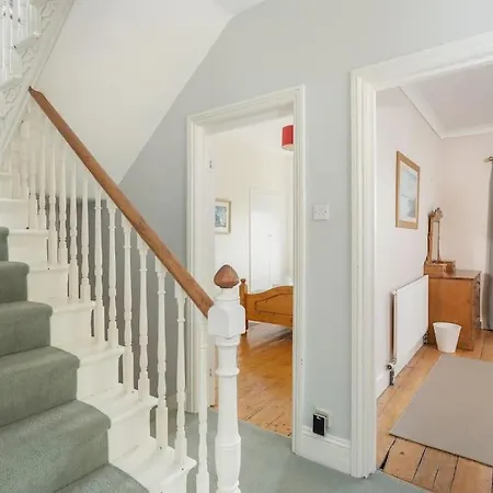 Large 2 Story Penthouse Apartment, Impressive Views Apartment Bristol