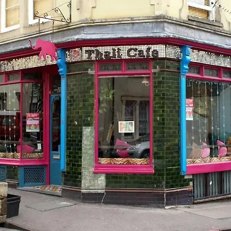 Large 2 Story Penthouse Apartment, Impressive Views Apartment Bristol