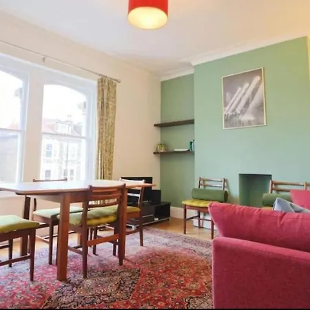 דירה Penthouse With Impressive Views Sleeps 2 To 8