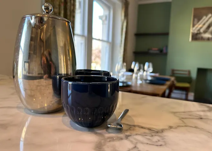 Large 2 Story Penthouse Apartment, Impressive Views Апартаменти *