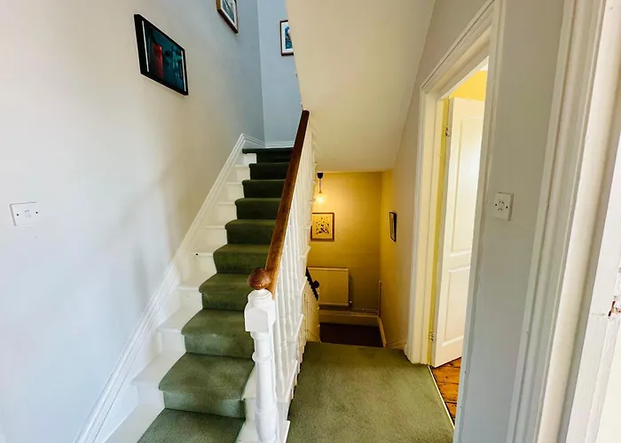 Penthouse With Impressive Views Sleeps 2 To 8 Apartmán Bristol