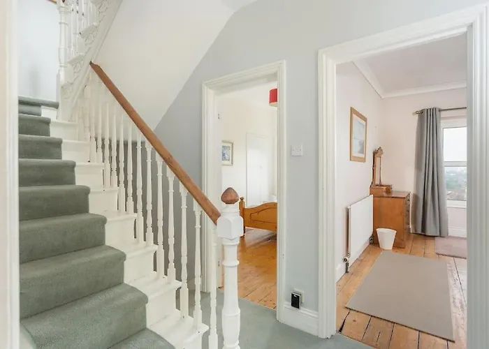 Penthouse With Impressive Views Sleeps 2 To 8 Apartmán Bristol