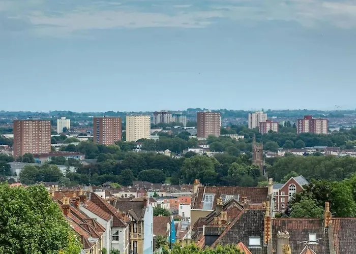 Penthouse With Impressive Views Sleeps 2 To 8 Apartament Bristol