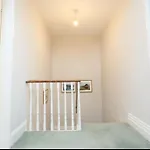 Penthouse With Impressive Views Sleeps 2 To 8 Апартаменти Бристоль