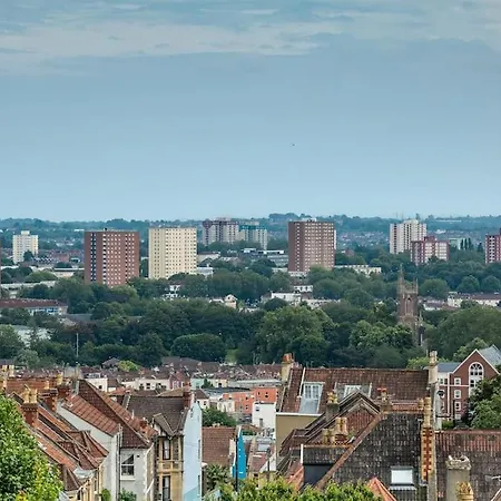 Large 2 Story Penthouse Apartment, Impressive Views *